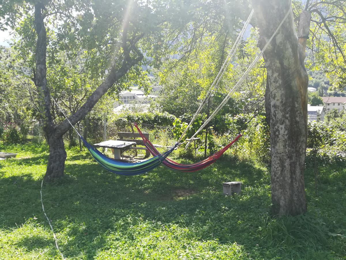 Marina Chartolani'S Guest House Mestia Ngoại thất bức ảnh
